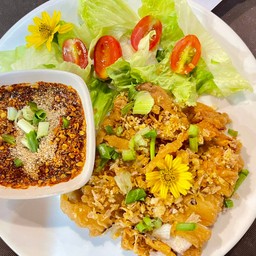 หมูทอดน้ำจิ้มแจ๋ว
