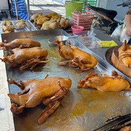 ลุงชิตเป็ดพะโล้