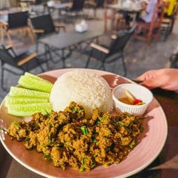 ข้าวคั่วกลิ้งเนื้อ