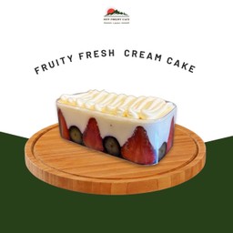 Fruity Fresh Cream Cake