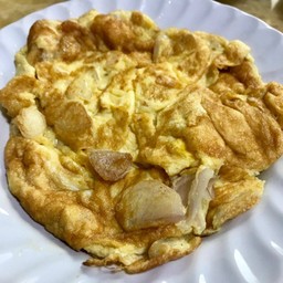 ไข่เจียวหอมเเดง (กับข้าว / ไข่ 1 ฟอง)