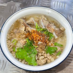 ข้าวต้มหมูกระดูกอ่อน