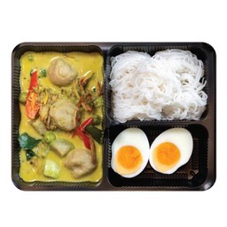 ขนมจีนแกงเขียวหวานลูกชิ้นปลากราย+ไข่ต้ม