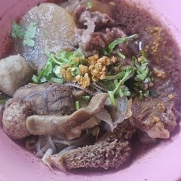ก๋วยเตี๋ยวโดนเส้น