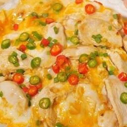 ข้าวหน้าไข่ข้นอกไก่โรยพริกขี้หนูสวนซอย