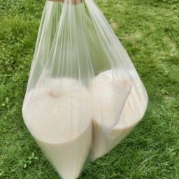 น้ำเต้าหู้ เกี๊ยวหมู ลูกชิ้น ไส้กรอกทอด ลาดกระบัง