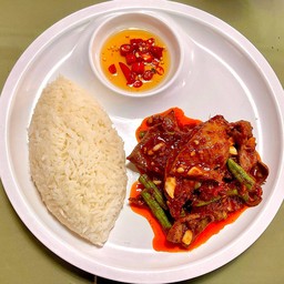 ตับหมูผัดพริกแกง ราดข้่าว