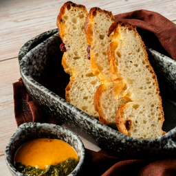 Focaccia + sauce