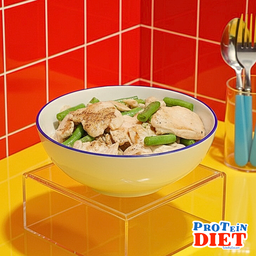 ข้าวอกไก่นุ่มผัดถั่วฝักยาว
