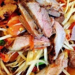 ส้มตำไทยคอหมูย่าง