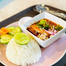 ข้าวยำปลากระป๋อง