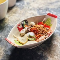 ก๋วยเตี๋ยวส้มตำ