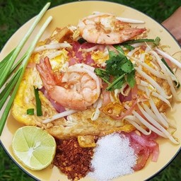 ผัดไทกุ้งสด