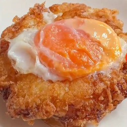 ข้าวไข่เจียวดาวหม้อกรอบ (ไข่ไก่ 2 ฟอง)