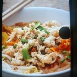 ชายสี่กิจเจริญ