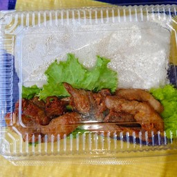 ข้าวเหนียวหมูทอด