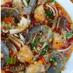 ยำปูม้า+กุ้งสด