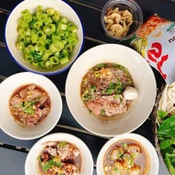 ก๋วยเตี๋ยวเรือ เรือกรุง สาธุประดิษฐ์