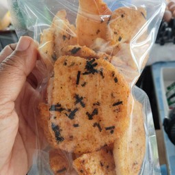 ข้าวอบกรอบสาหร่าย (ใส่ถุงซิบ)