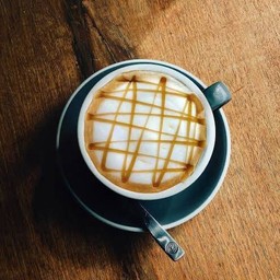 คาราเมลมัคคิอาโต้ร้อน  hot  caramel macchiato