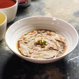 ก๋วยเตี๋ยวสก๊อยสาว(หมูดำคูโรบูตะ)