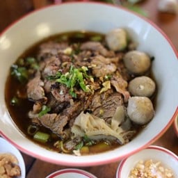 กอทอง ก๋วยเตี๋ยวเรือห้อยขาร้อยเอ็ด สาขา2