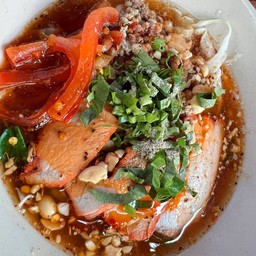 ก๋วยเตี๋ยวสุโขทัย แบบน้ำต้มยำ