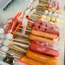 แซ่บแซ่บ ลูกชิ้นทอด ซอยวัดกำแพง