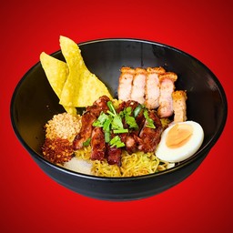 บะหมี่ต้มยำหมูกรอบ