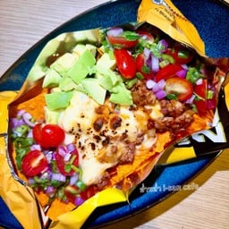 นาโช่เนื้อผัดอ่ำหล่ำ