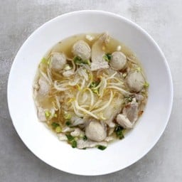 ก๋วยเตี๋ยวหมูน้ำใส
