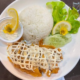ไก่กรอบซอสซาวครีม