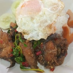 อิ่มเส้นอิ่มข้าว (กะเพราถาด-ก๋วยเตี๋ยวไก่มะระ)