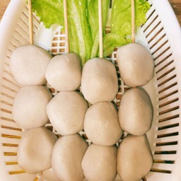 คุณนาย แหนมคลุก & ปอเปี๊ยะทอด