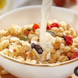 กราโนล่าตราคาลบี้