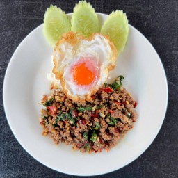 ข้าวกะเพราเนื้อโคขุน