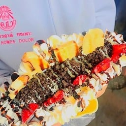 วิปปิ้งเครป+กล้วยหอม+สตอเบอรี่สด+โอวันตินเฟลค  รากด้วยซอดช้อกโกแลต