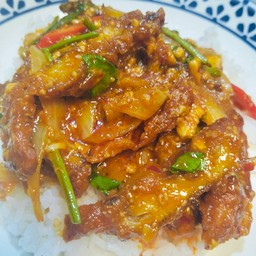 ไก่กรอบผัดไข่เค็ม