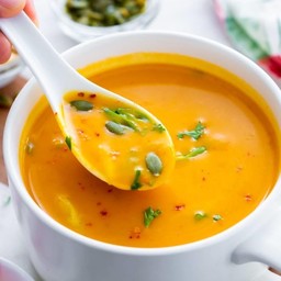 ซุปบัทเตอร์นัทคู่ซาวโดว์ชีส Butternut Squash Cream Soup