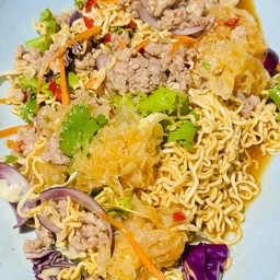 ยำมาม่าหมูสับ