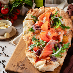 Pizza Smoked Salmon (Pinsa)