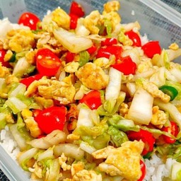 ข้าวหน้าผัดผักกาดขาวพริกซอยใส่ไข่