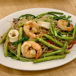 063ผัดหมี่กระเฉด กุ้ง/หมึก Me