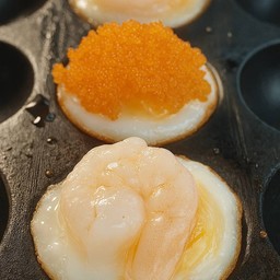 ไข่นกกระทาทอด หน้ากุ้งสลับไข่กุ้ง