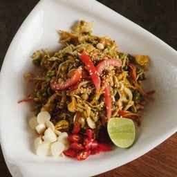 สลัดใบชาพม่า