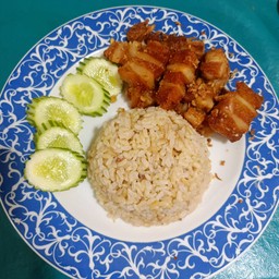 ข้าวหมูกรอบเจกระเทียมพริกไทย Vegan