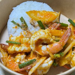 กุ้ง ผัดไข่เค็ม ราดข้าว