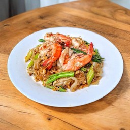 เส้นใหญ่ผัดซีอิ๊วกุ้ง