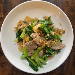 ผัดซีอิ๊วหมู