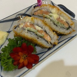 แซนวิสแซลมอนกรอบ